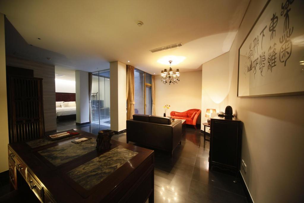 Shichahai Sandlwood Boutique Courtyard Hotel 5*